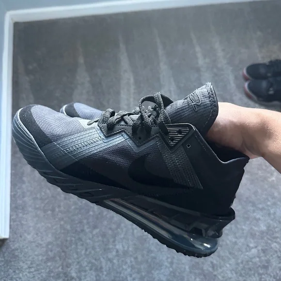 Lebrons Size 10.5 Worm 3x - Picture 3 of 6